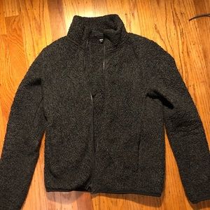 Uniqlo dark gray fluffy jacket